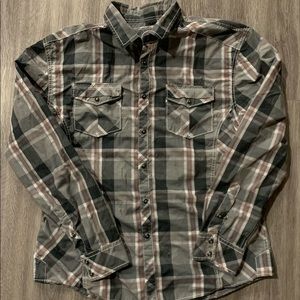 Men’s BKE Plaid Button Up Shirt Size Medium